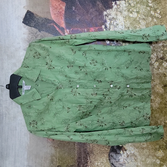 Horny Toad Tops - Small Horny Toad Button Down Top